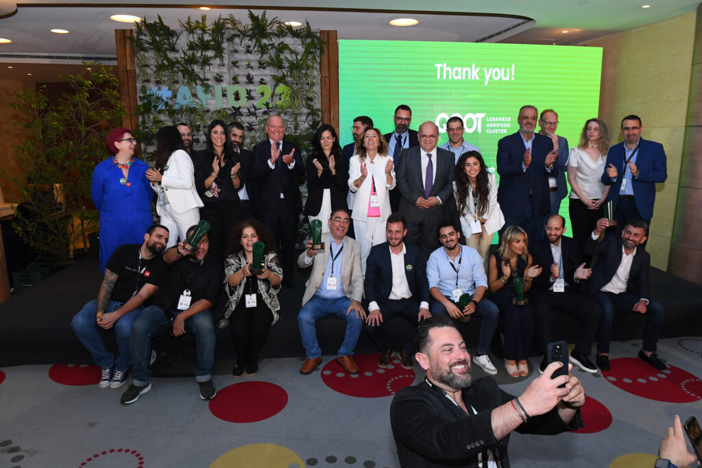 A group photo of the participants and jury of the QOOT Agrifood Innovation Award